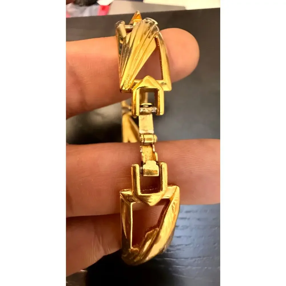 Vintage Signed Monet Gold Tone Geometric Link Bracelet 6.75”